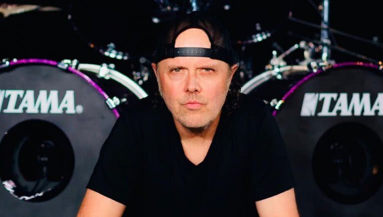 The cursed Lars Ulrich toilet bowl has actually been bought by a museum