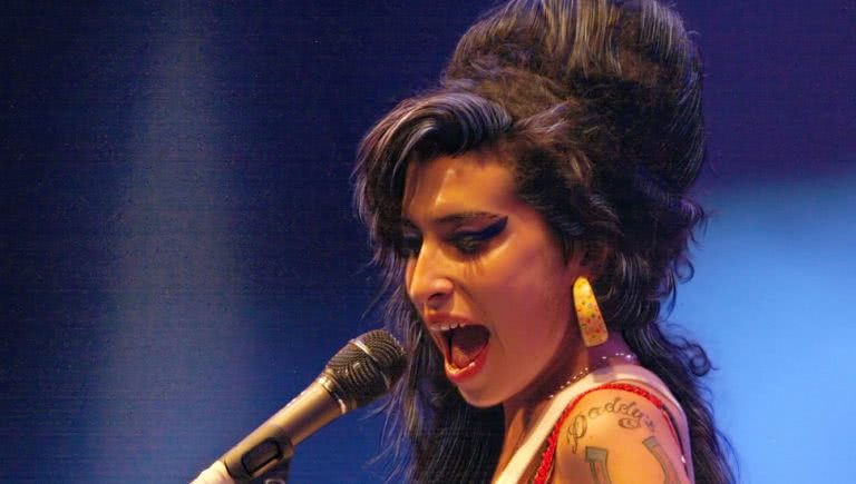 Amy Winehouse expanded compilation album