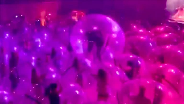 Flaming Lips bubble concert