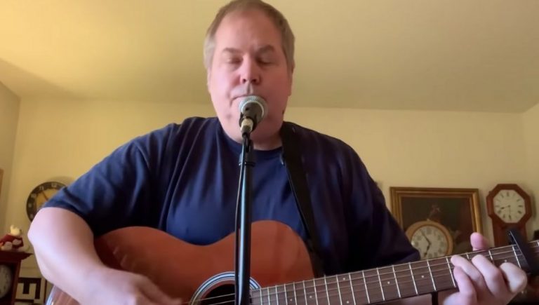 John Hinckley, Ronald Reagan's would-be-assassin, is posting Youtube covers