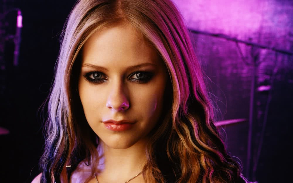 Avril Lavigne praises Olivia Rodrigo for reviving "rock 'n' roll in the charts"