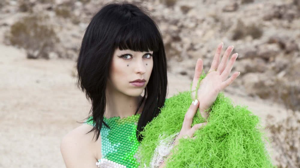 Kimbra tells Phebe Starr: “I think it can be hard for women to stand up”