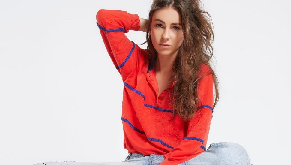 Amy Shark signs global deal with Red Light Management