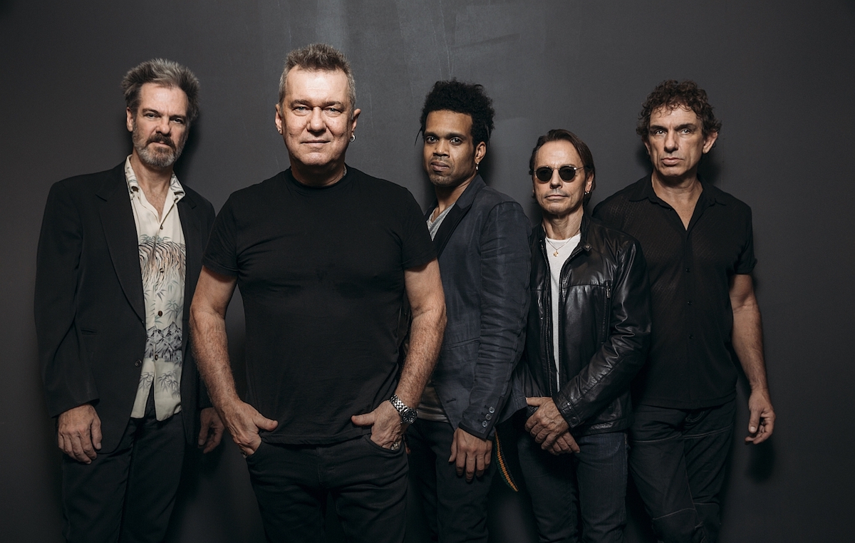2,500 RFS volunteers given free tickets to Cold Chisel
