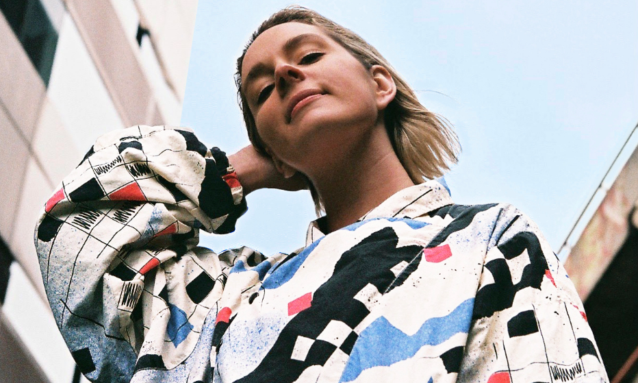 Triple j favourite Essie Holt signs to booking agency Seismic Talent