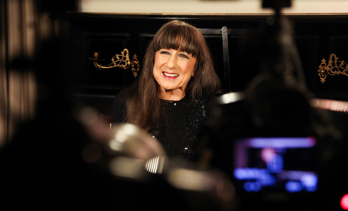 Judith Durham to be inducted into AWMA honour roll