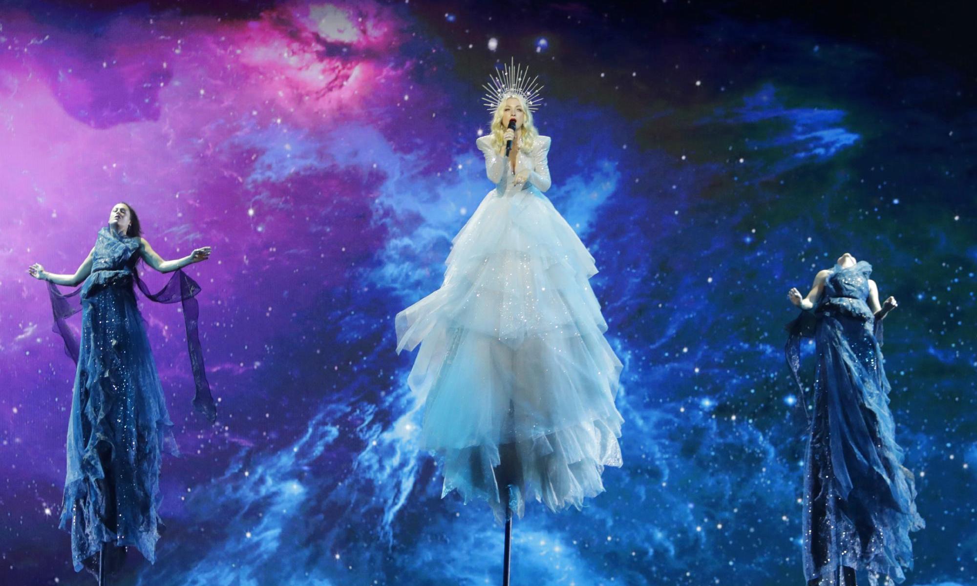 Kate Miller-Heidke aerial-spins Australia into Eurovision grand final
