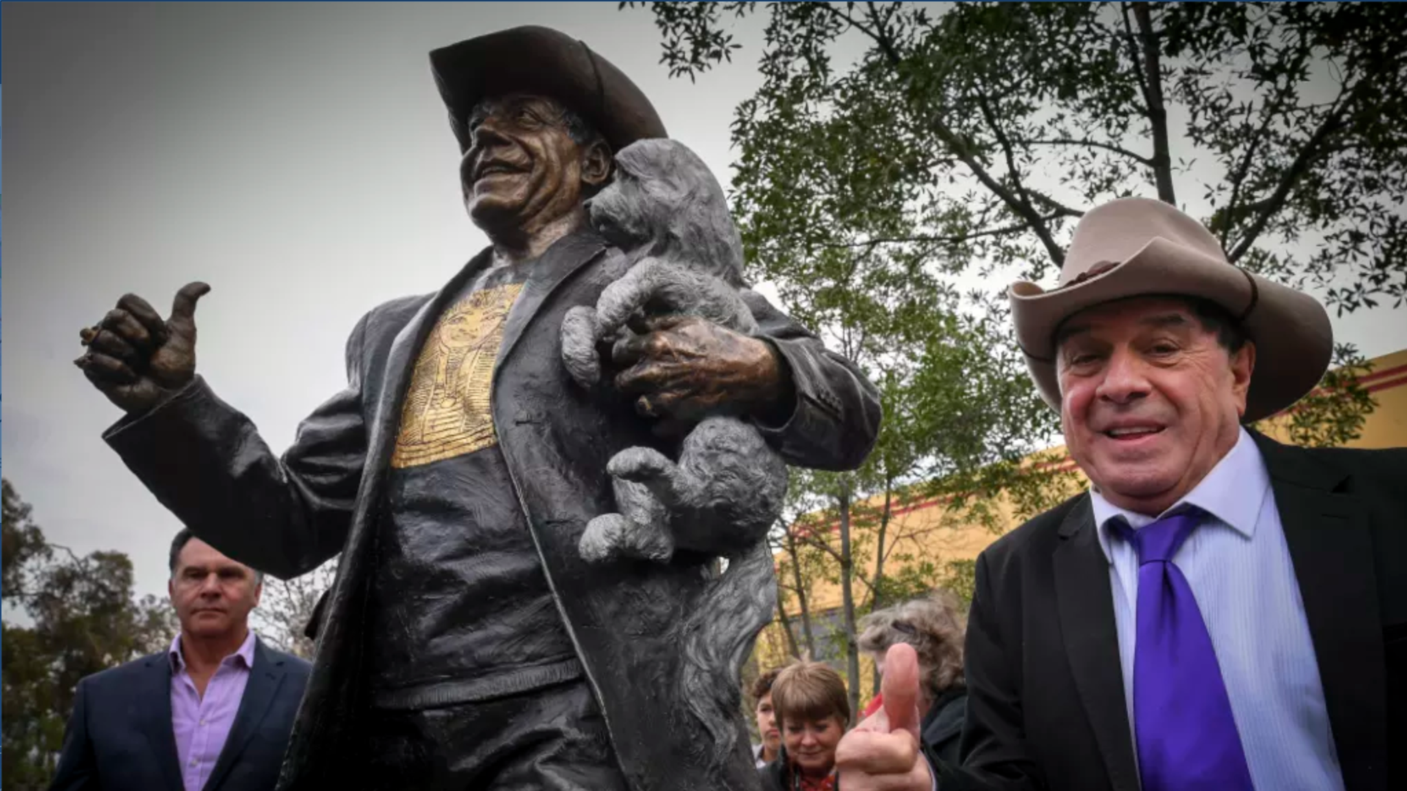 Molly Meldrum unveils statue, gets inducted into The Age Music Victoria Awards Hall of Fame