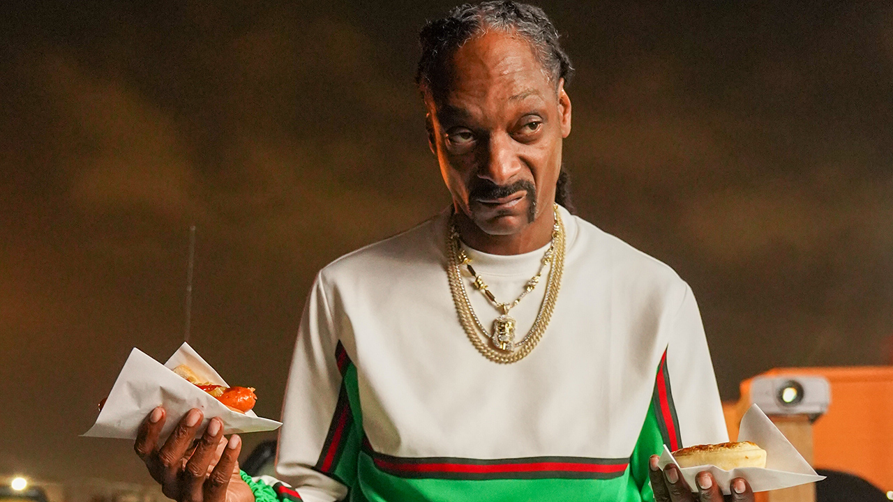 Sync Watch: Snoop Dogg teams up with Menulog again for Origin-themed remix