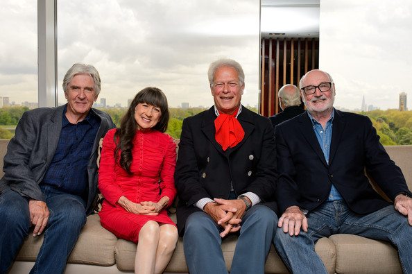The Seekers sign long term deal with Decca