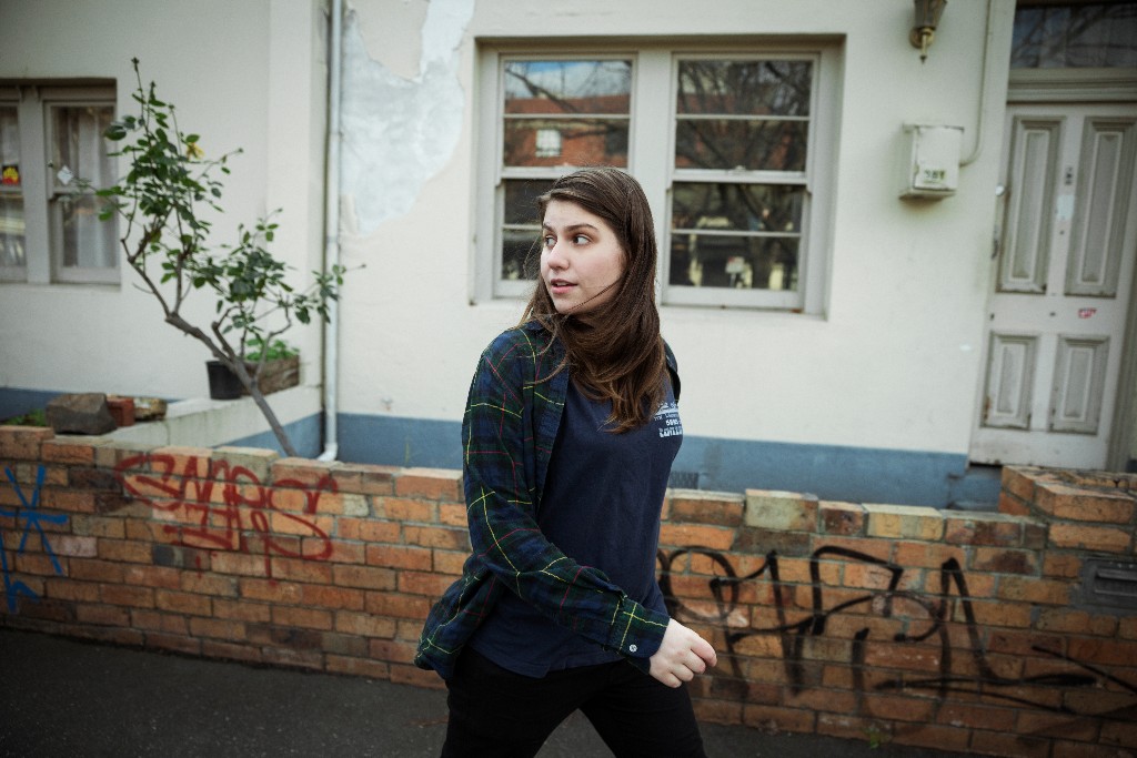 Alex Lahey signs US agency deal