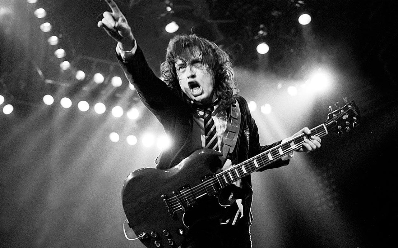 Did AC/DC’s Angus Young myth his cue?