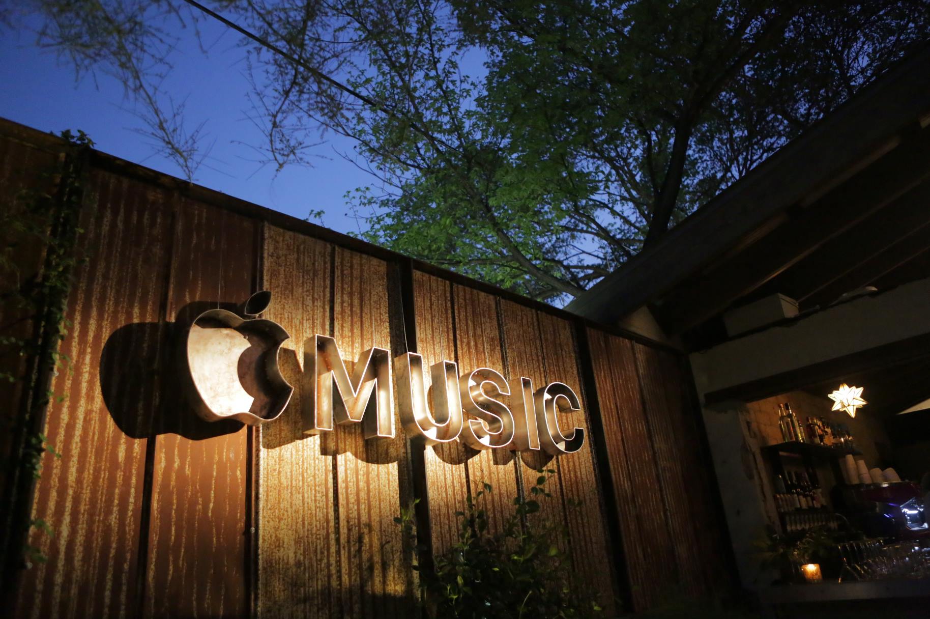 Apple Music inks deal with British telco