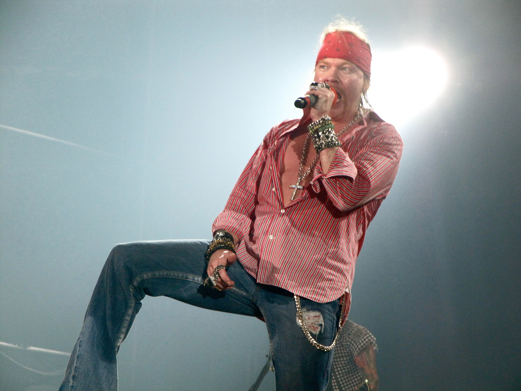Confirmed: Axl Rose to tour as AC/DC singer