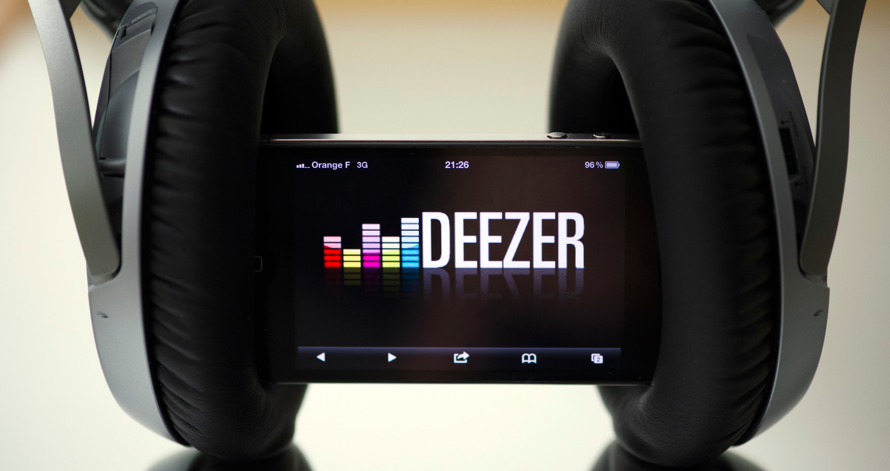 Deezer postpones A$467.5m IPO