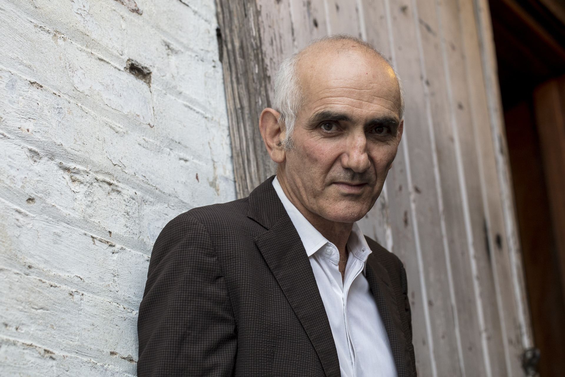 Paul Kelly ascends to the top of the Amrap Metro Chart