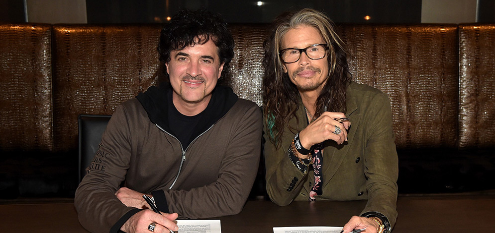 Steven Tyler goes solo, signs with Big Machine Label Group