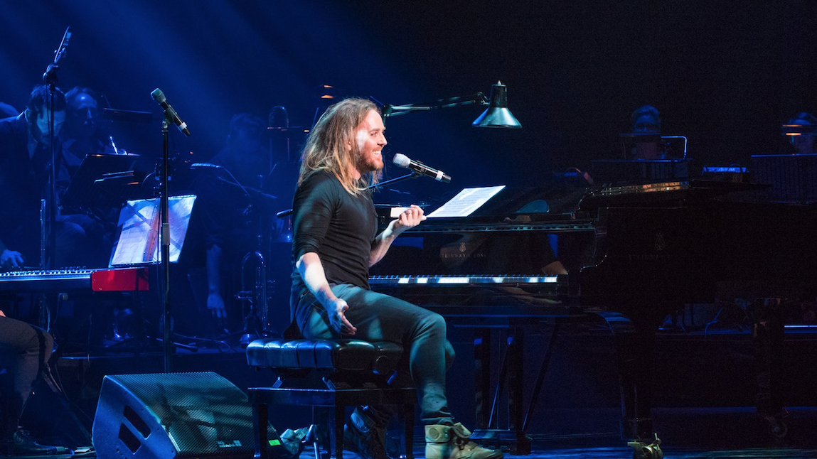 Tim Minchin to make piano-themed Upright series for Foxtel