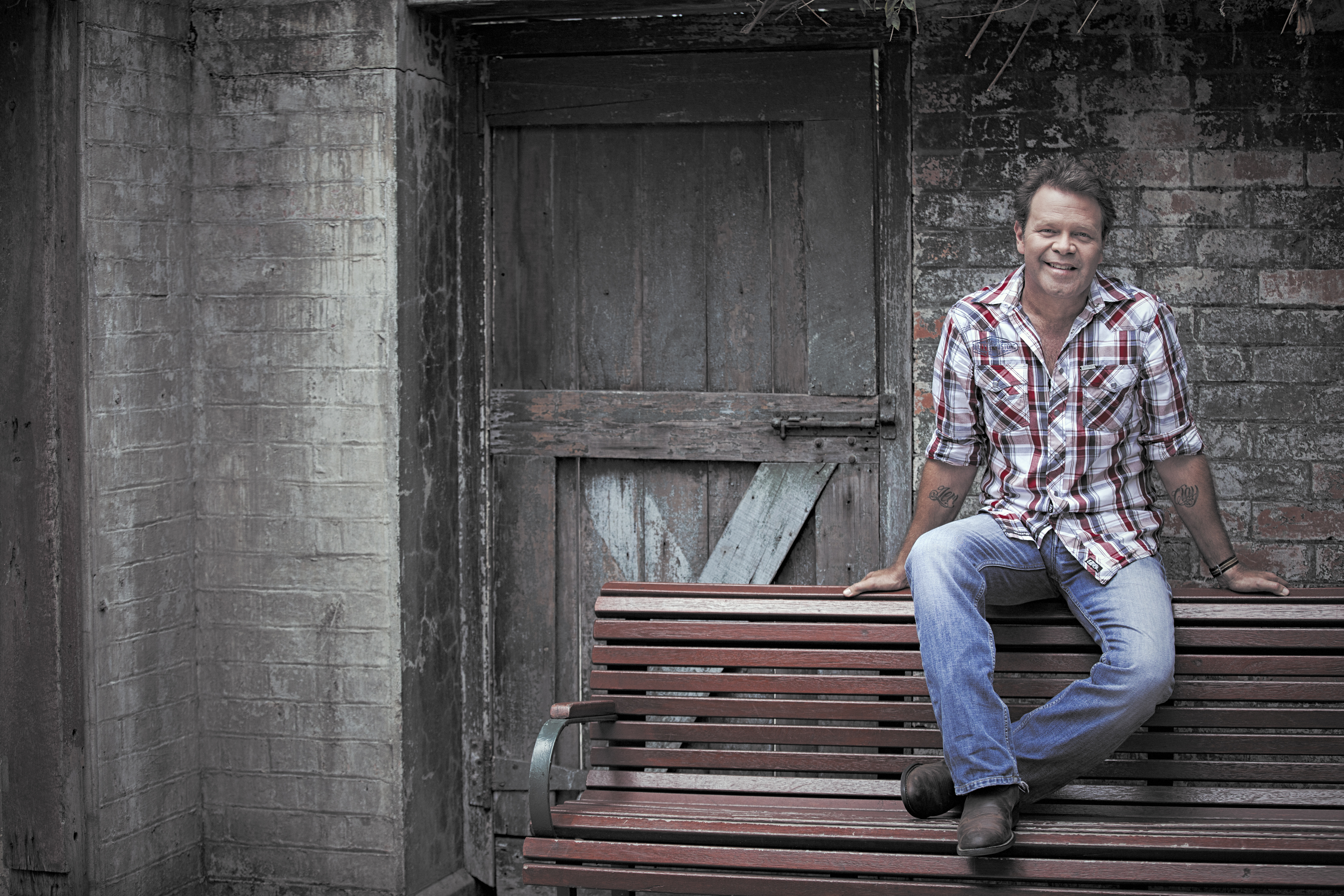 Troy Cassar-Daley enters agreement with Dan Hodges Music LLC
