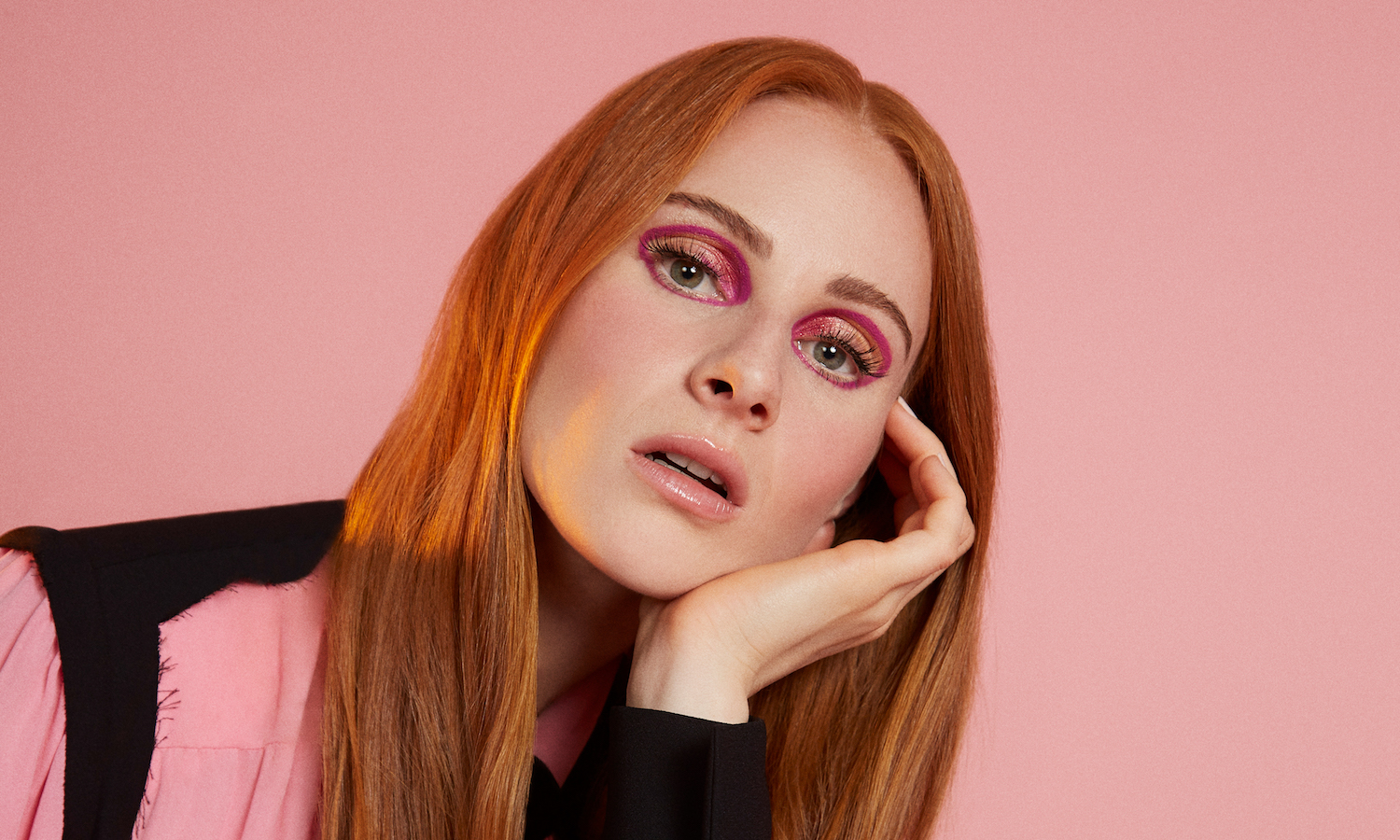 Vera Blue unveils ‘Lie To Me’ & signs with Republic Records for US
