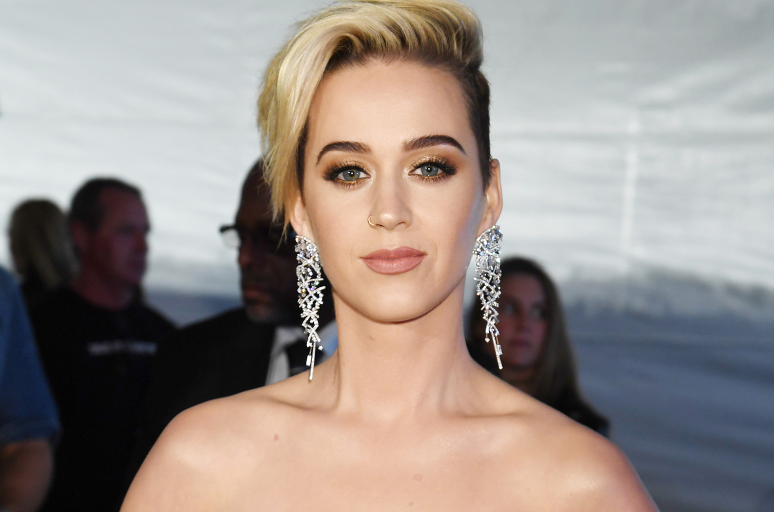 Katy Perry is the first Twitter user to hit 100 million followers (but has the most fakes in the Top 5)