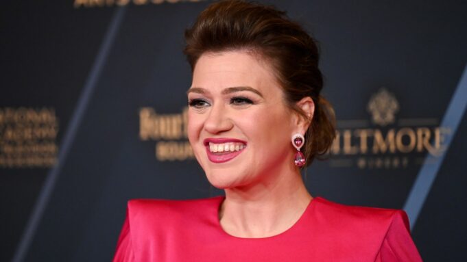 Kelly Clarkson at the Daytime Emmys