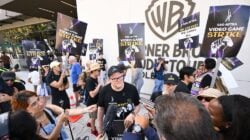 SAG-AFTRA picket